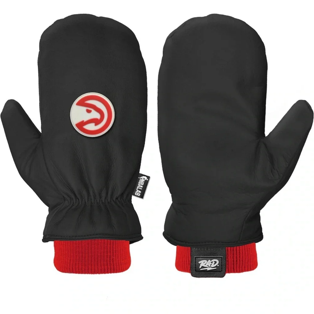 Black & red Atlanta Hawks gloves / mittens
